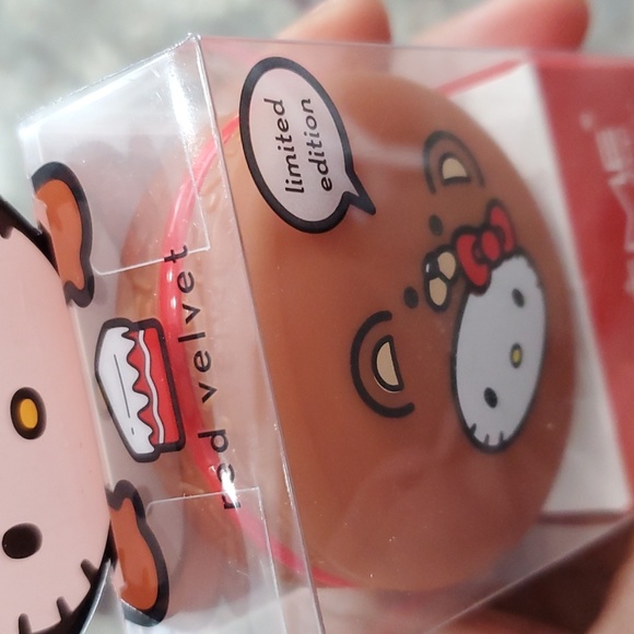Hello Kitty Macaron Lip Balm "Red Velvet" - Picture 5 of 5